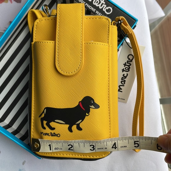 NIB NWT Marc Tetro Dachsund Crossbody Phone Wallet Yellow - Picture 7 of 9